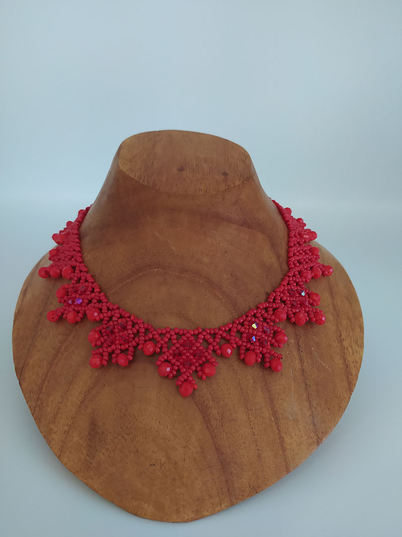 collier colerette rouge